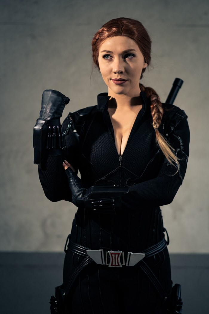 cosplayer as black widow