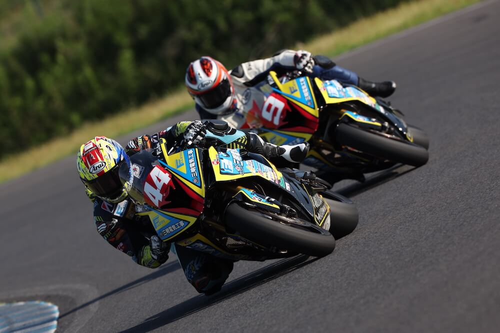 Motorcycle race, taken with the Canon EOS R3