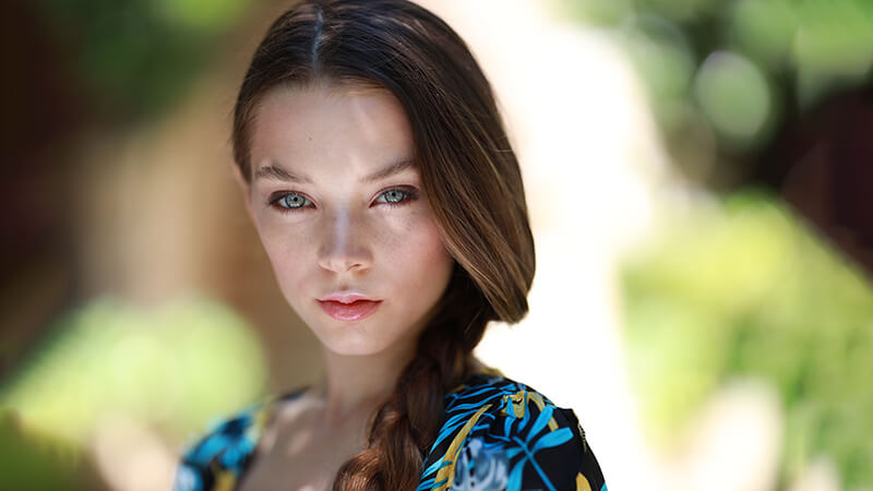 Portrait of a woman, taken using the Canon RF 85mm f/1.2L USM lens