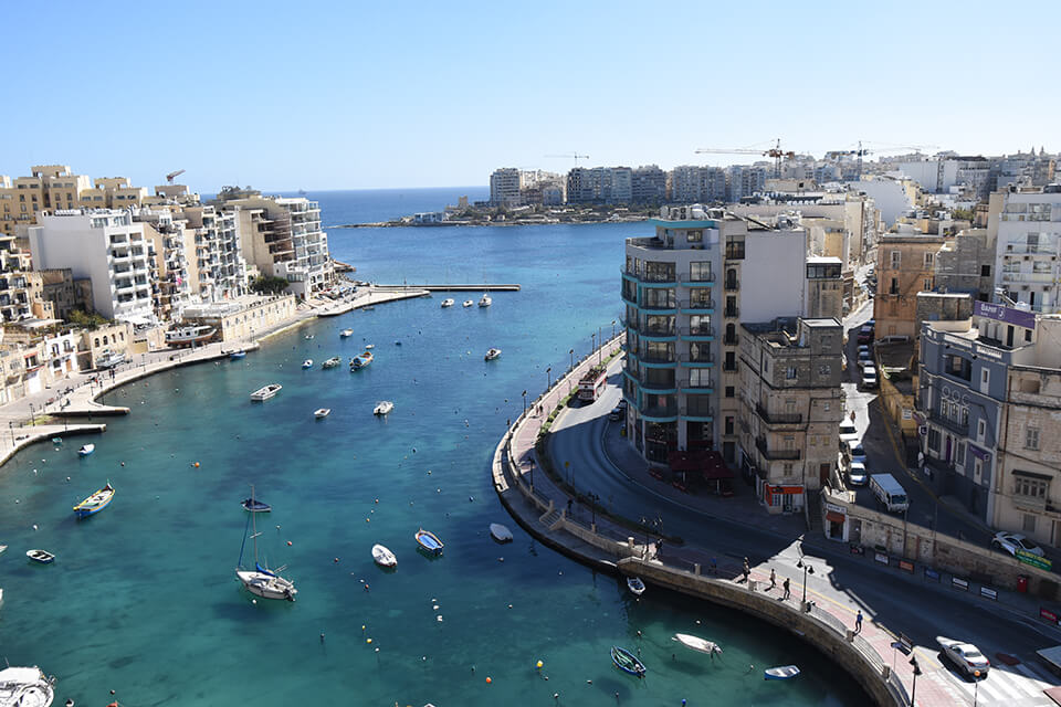 View across Harbour and surrounding city buildings, photographed with the Nikon 10-20mm DX VR AF-P lens