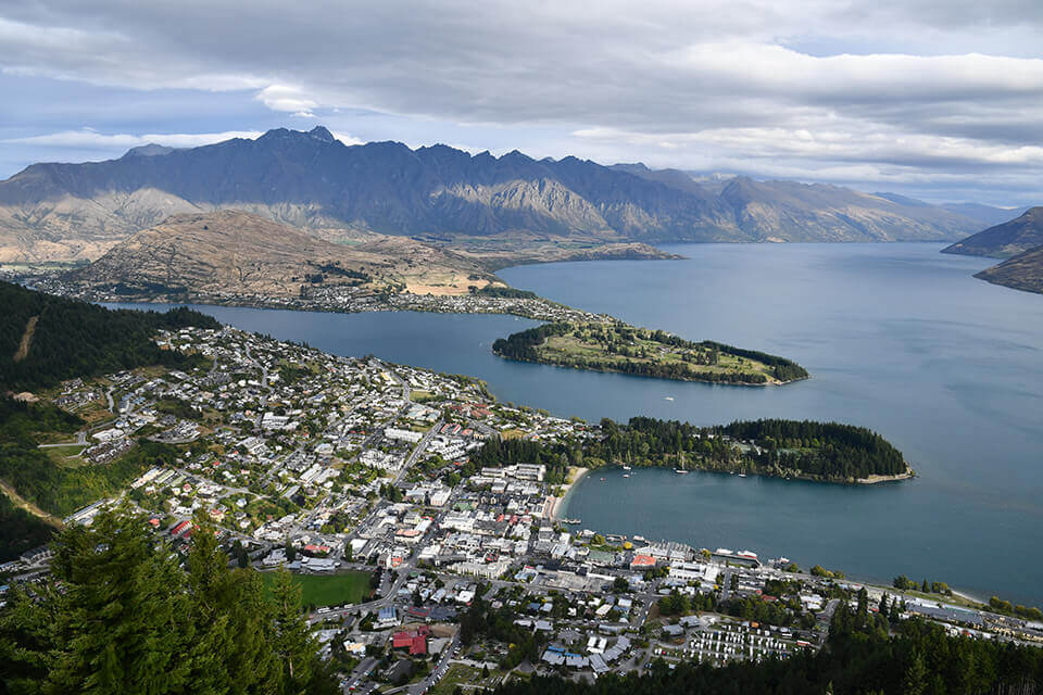 Scenic view over Queenstown, New Zealand, towards Lake Wakatipu and mountains – photographed with the Nikon D7500 DSLR camera