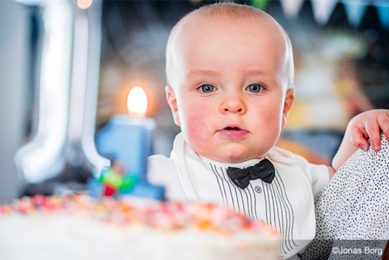 Portrait of a baby boy on his birthday, taken using the Panasonic LUMIX G 42.5mm f/1.7 lens