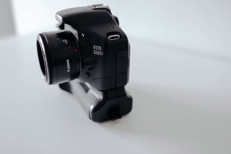 canon 550d with battery grip