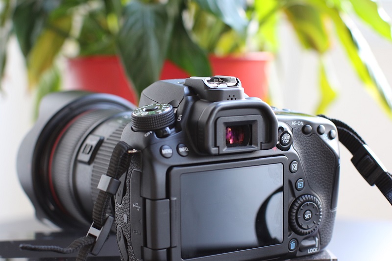 buttons and monitor of dslr camera