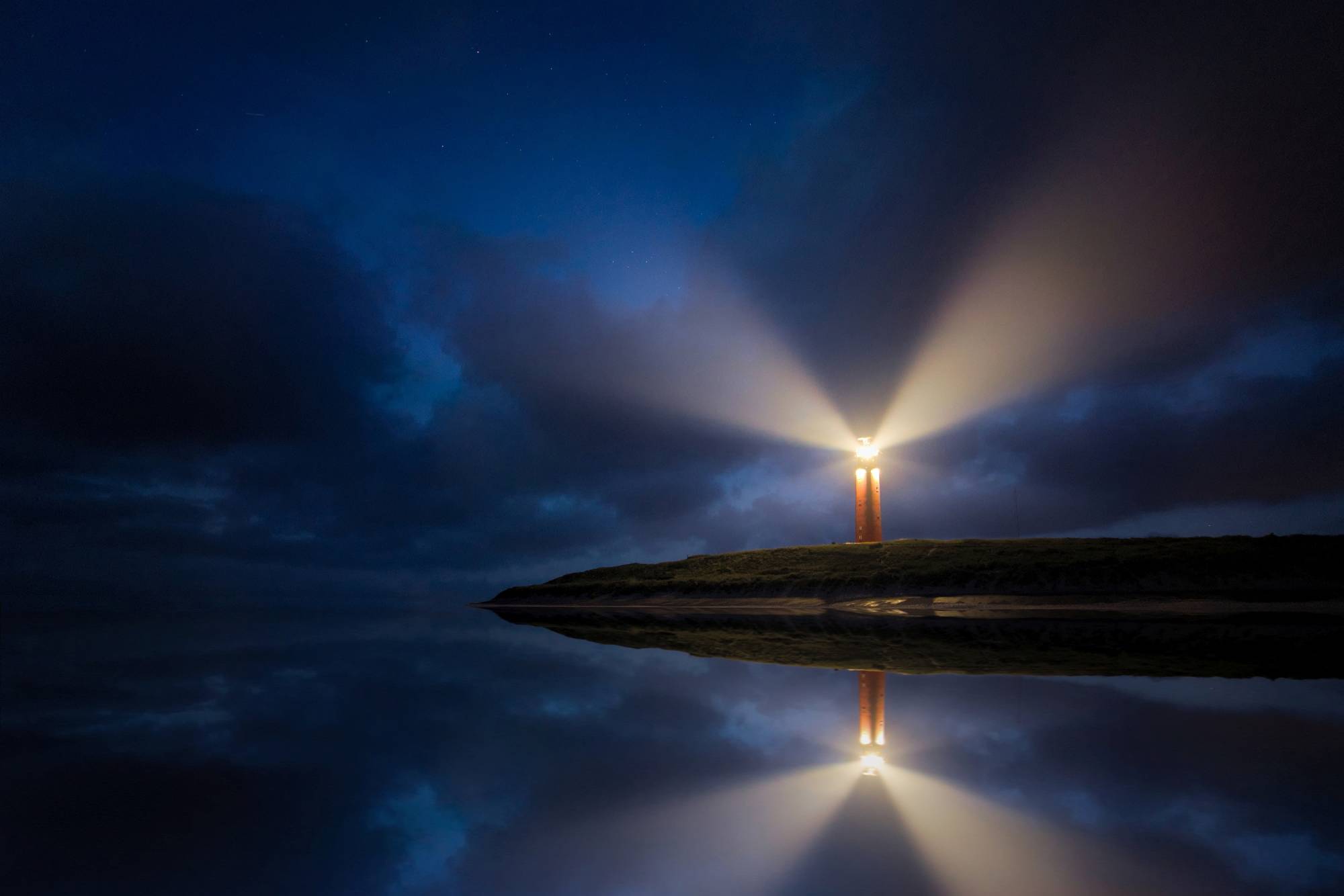 lighthouse during dusk