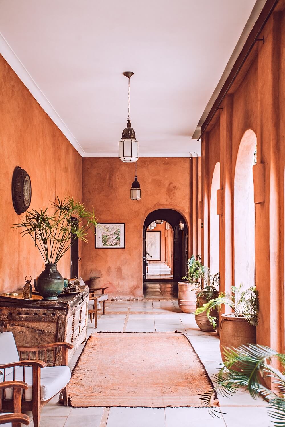 interior and real estate photography of the hallway