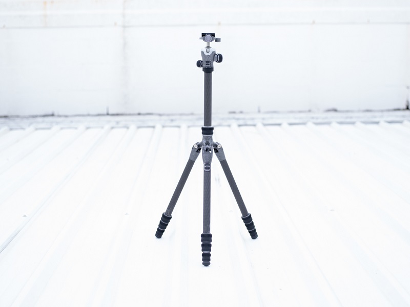 lighweight camera tripod